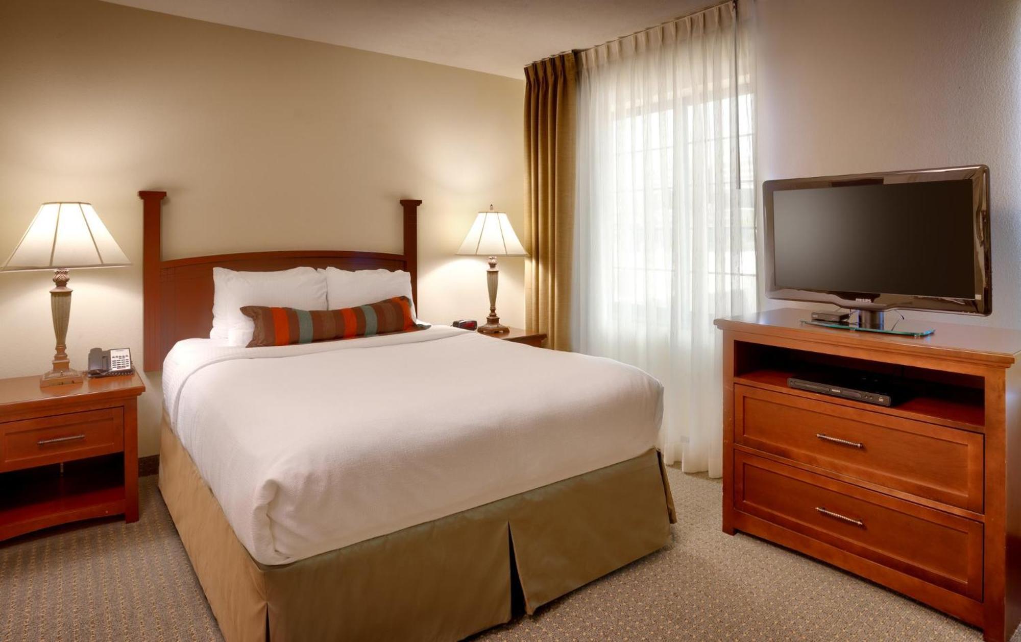 Staybridge Suites Omaha 80Th And Dodge By Ihg Extérieur photo
